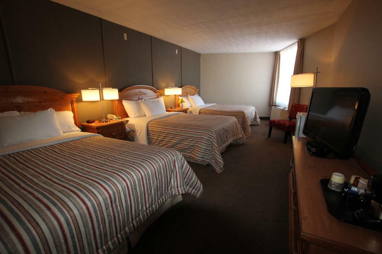 Confederation Place Hotel